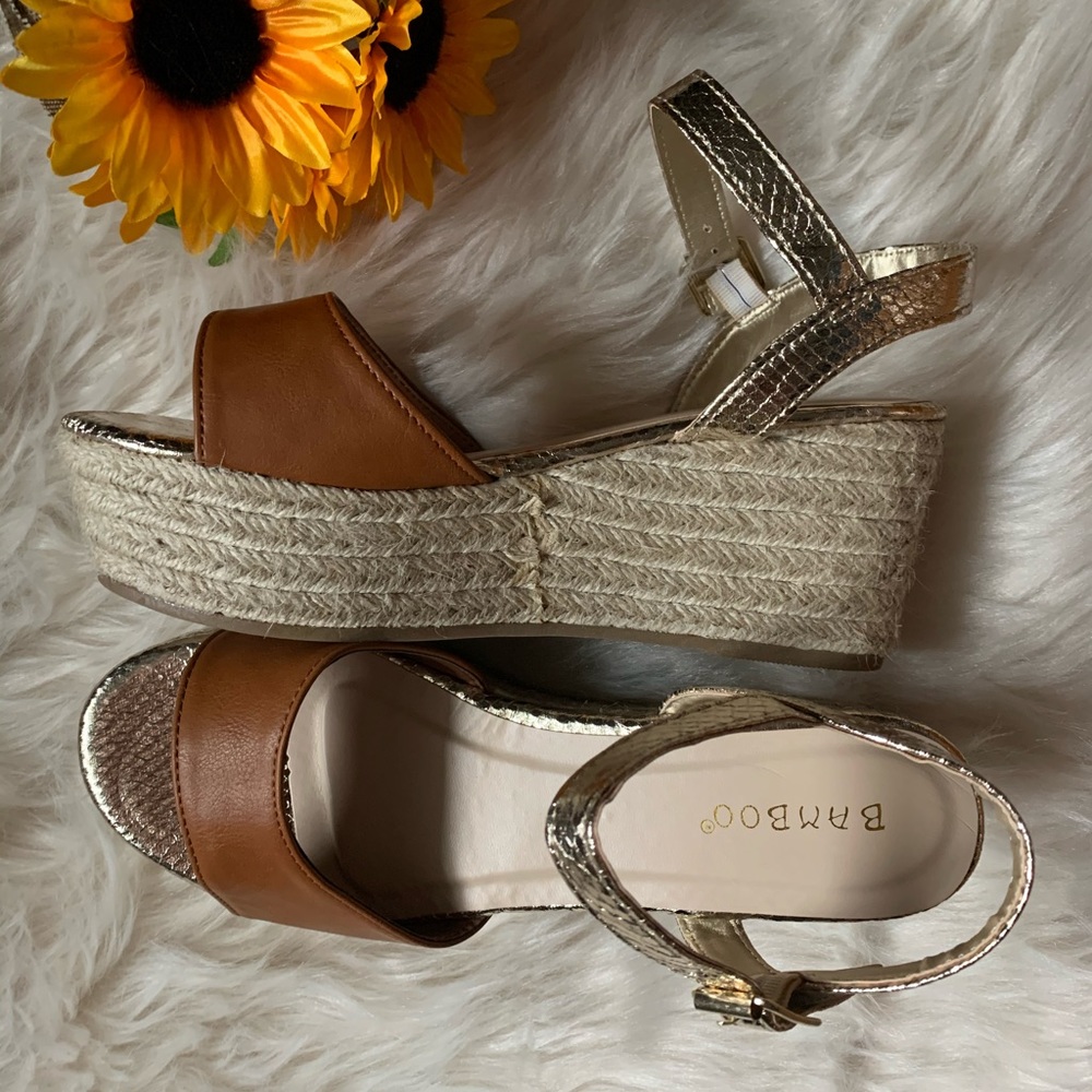 Bamboo wedge sandals